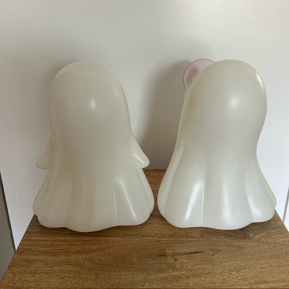 DG Pink Bubble Ghost Blow Mold (Set Of 2) TikTok Viral Dollar General Halloween - Picture 3 of 6
